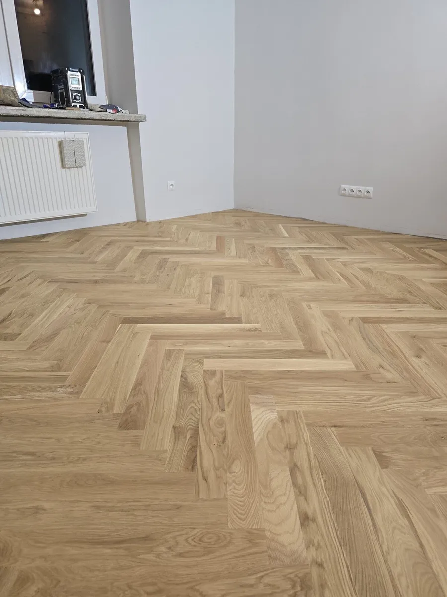 40sqm Premium Solid Oak Herringbone/Parquet - Image 1