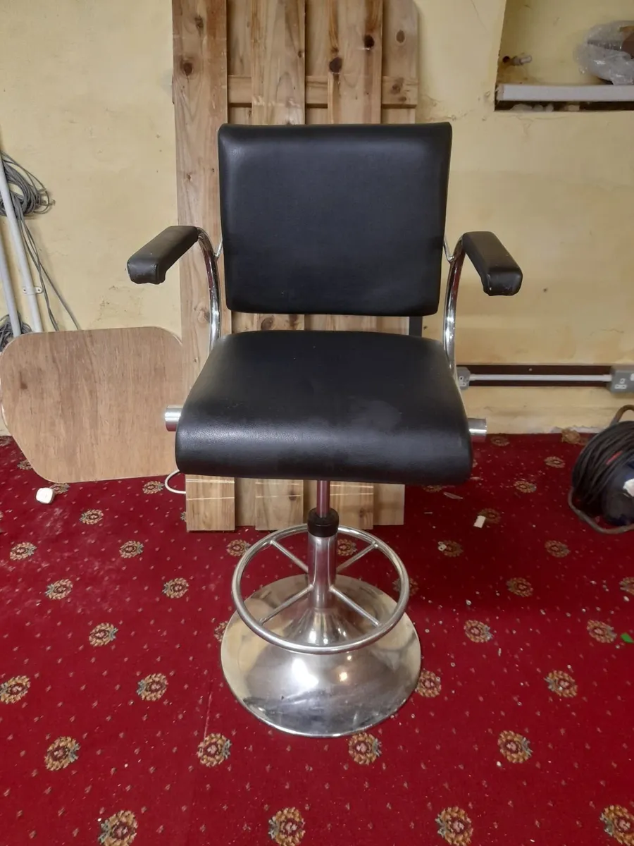 Casino stools - Image 1