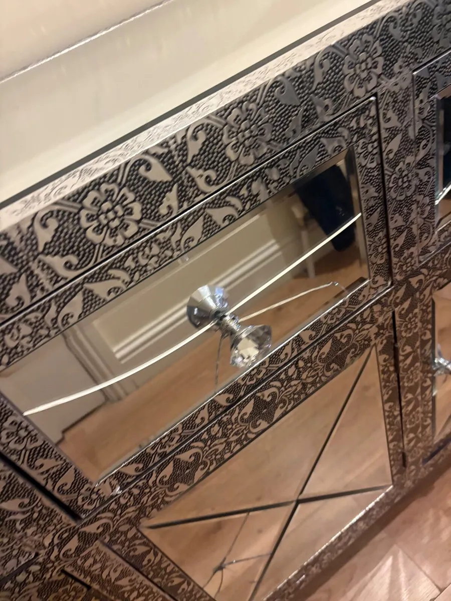 Glass unit - Image 3