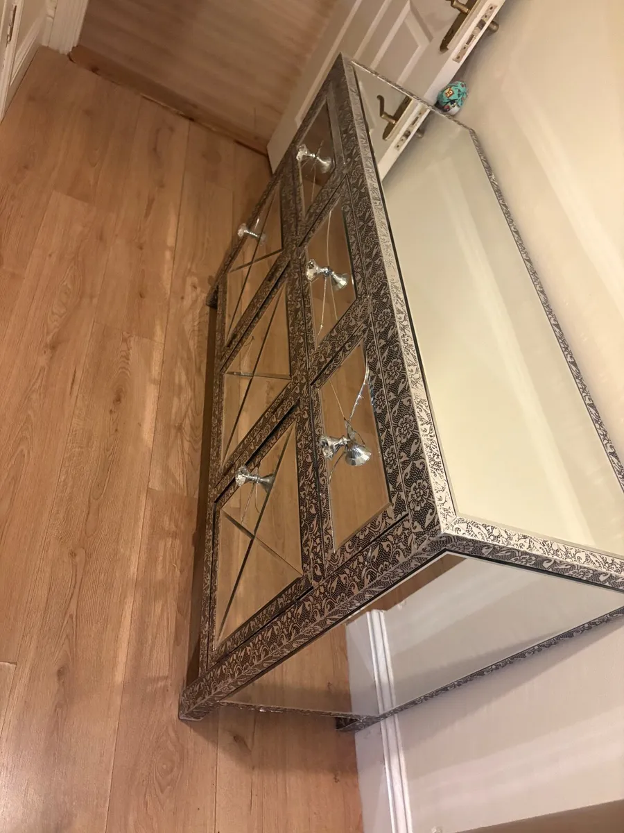 Glass unit - Image 4