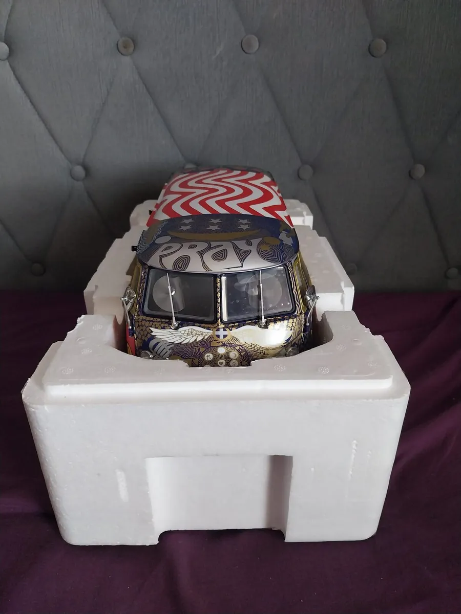MODEL SUNSTAR WOODSTOCK VW VAN - Image 1