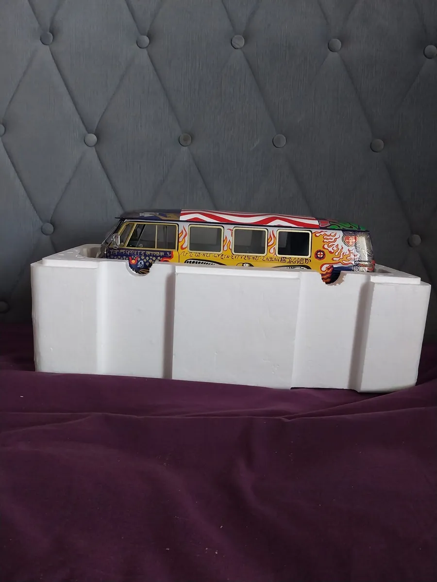 MODEL SUNSTAR WOODSTOCK VW VAN - Image 4