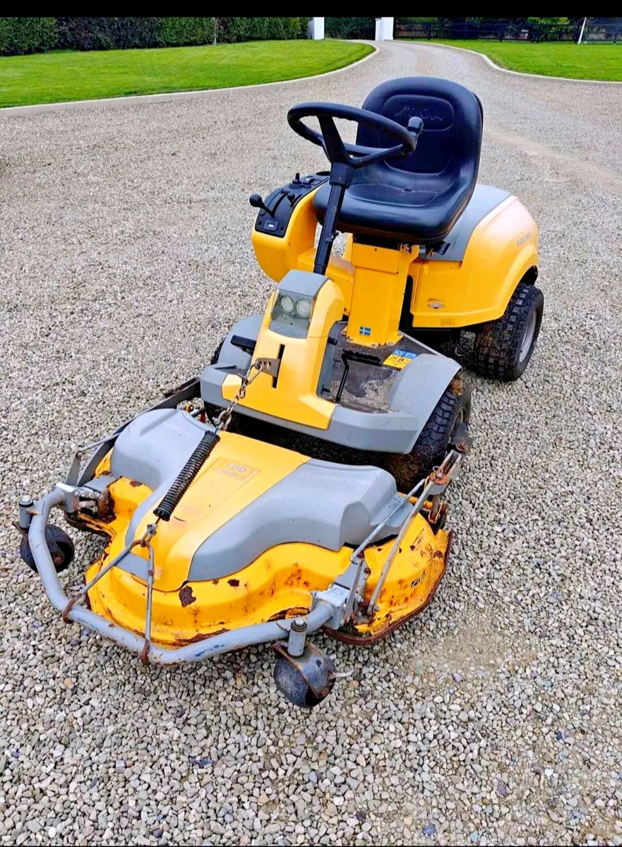 Ride on lawnmower - Image 2