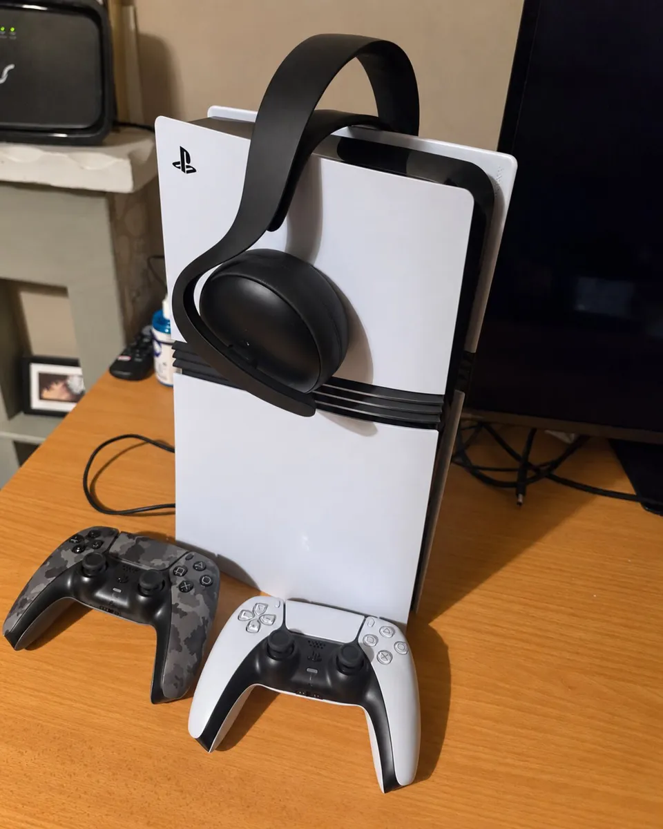 Ps5 Pro 2TB Plus Extras (GTA6)