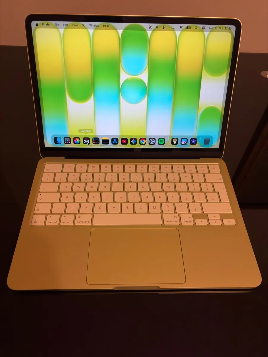 Macbook neo a day old unwanted gift - Image 2