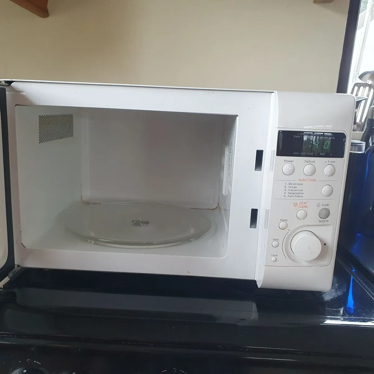 Microwave, make Daewoo - Image 4