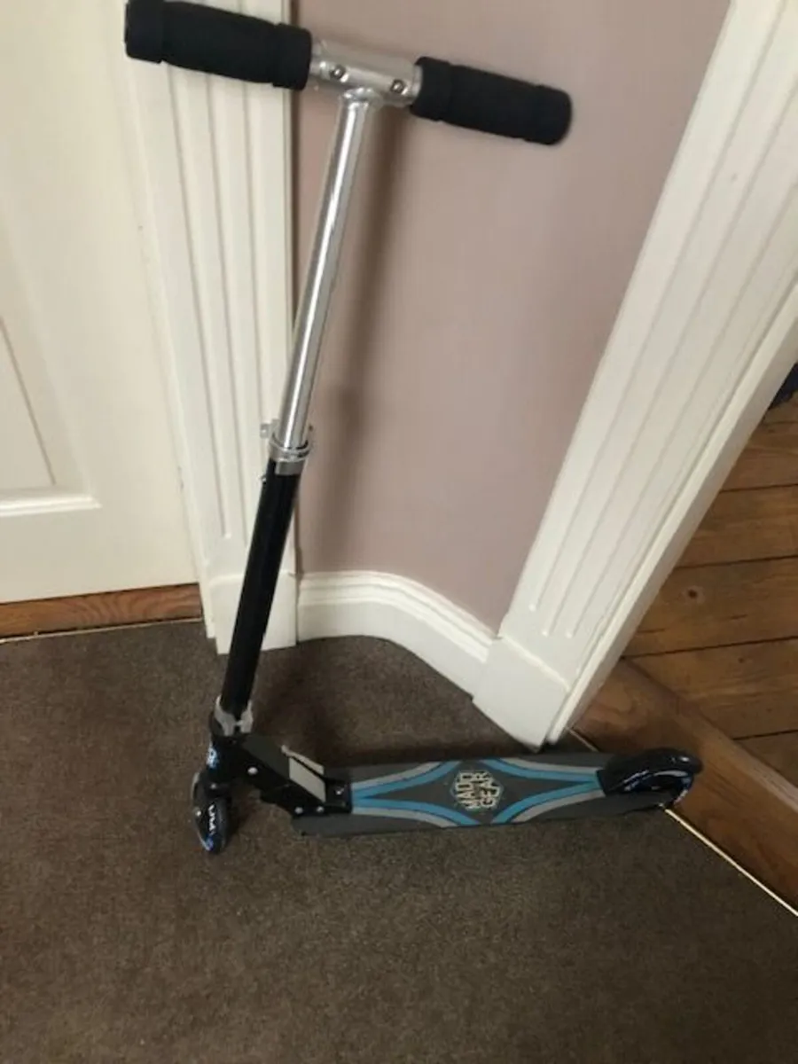 Kids Madd Gear Scooter - Image 1