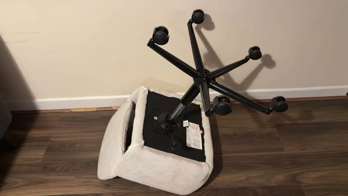Homy Casa Modern Beige Office Chair – Like New Con - Image 4