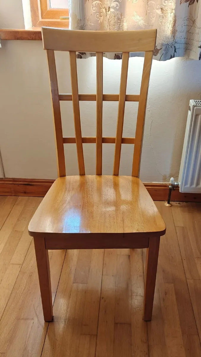 Extendable kitchen table and chairs - Image 4
