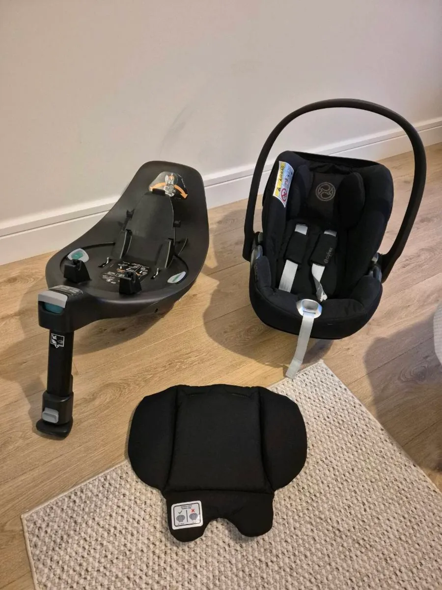 Cybex Cloud Z I-Size with Cybex Base - Image 1