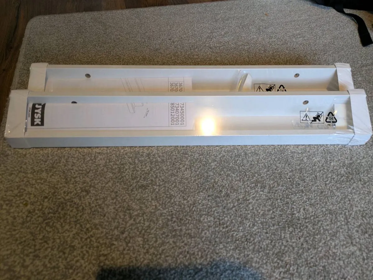 Floating shelves - Image 1