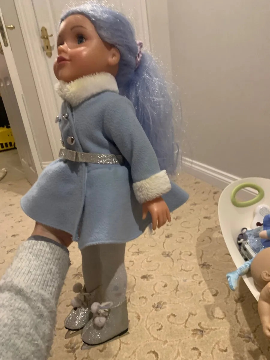 Dolls - Image 2