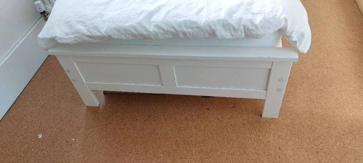 Single Bed - Image 3