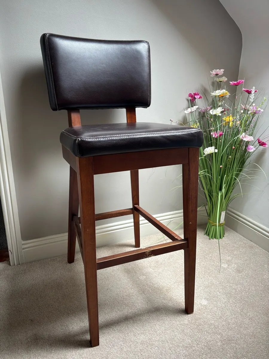 Kitchen and living room chairs - Image 3