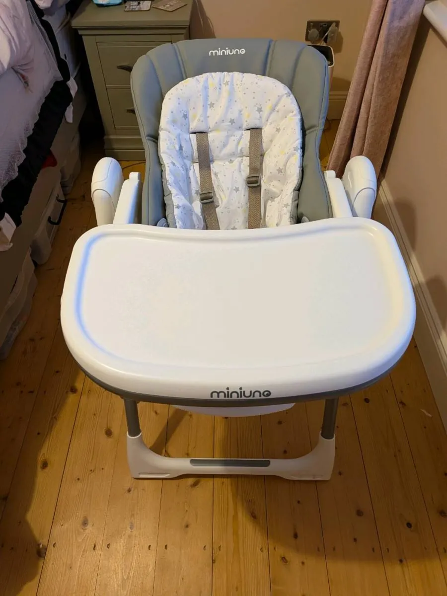 Miniuno Yumo Plus 2 - multi position high chair - Image 3