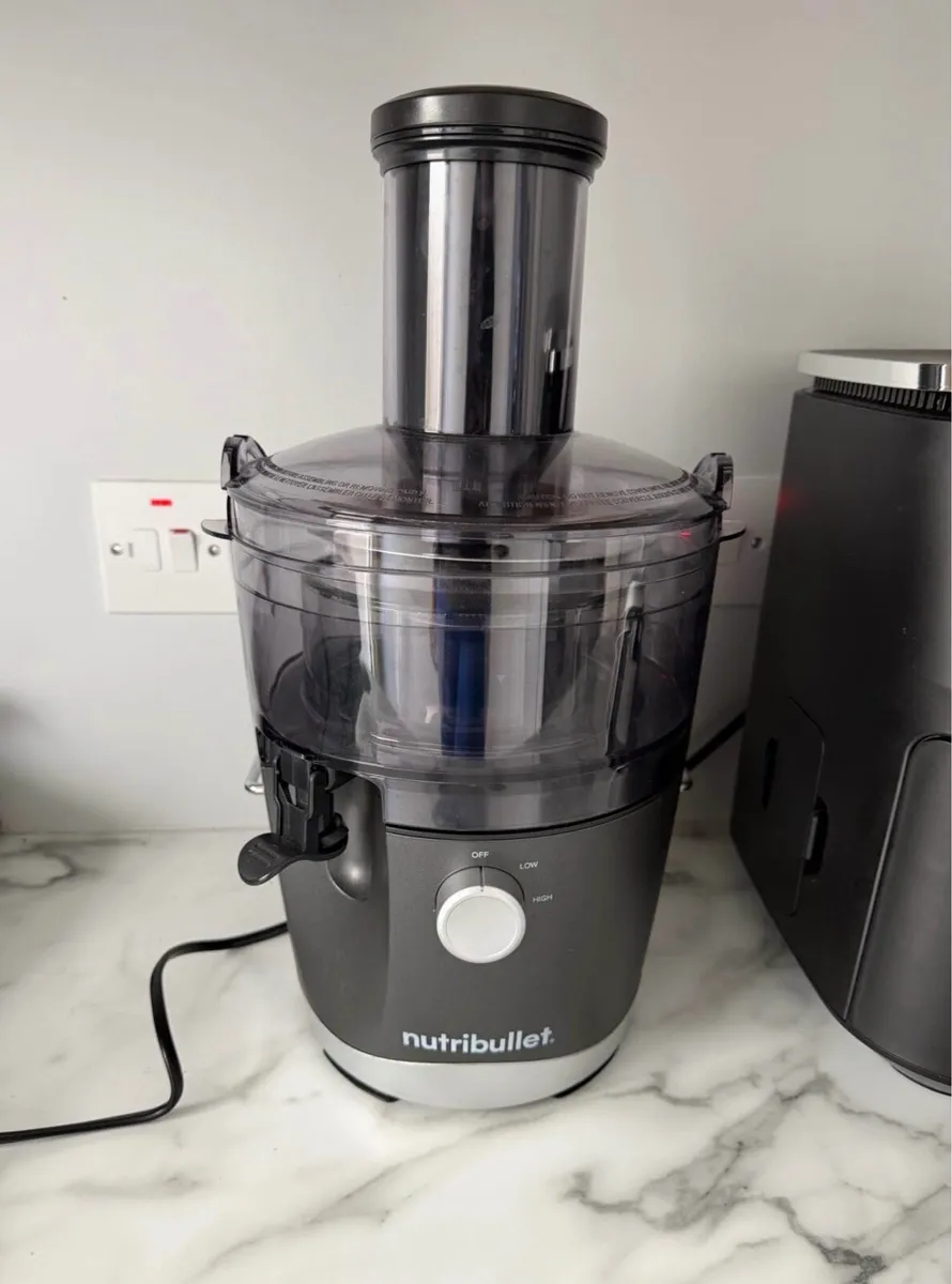 NUTRIBULLET 800 W Juicer - Image 1