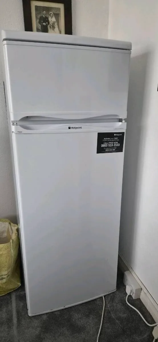 Hotpoint Fridge Freezer – White - Image 1