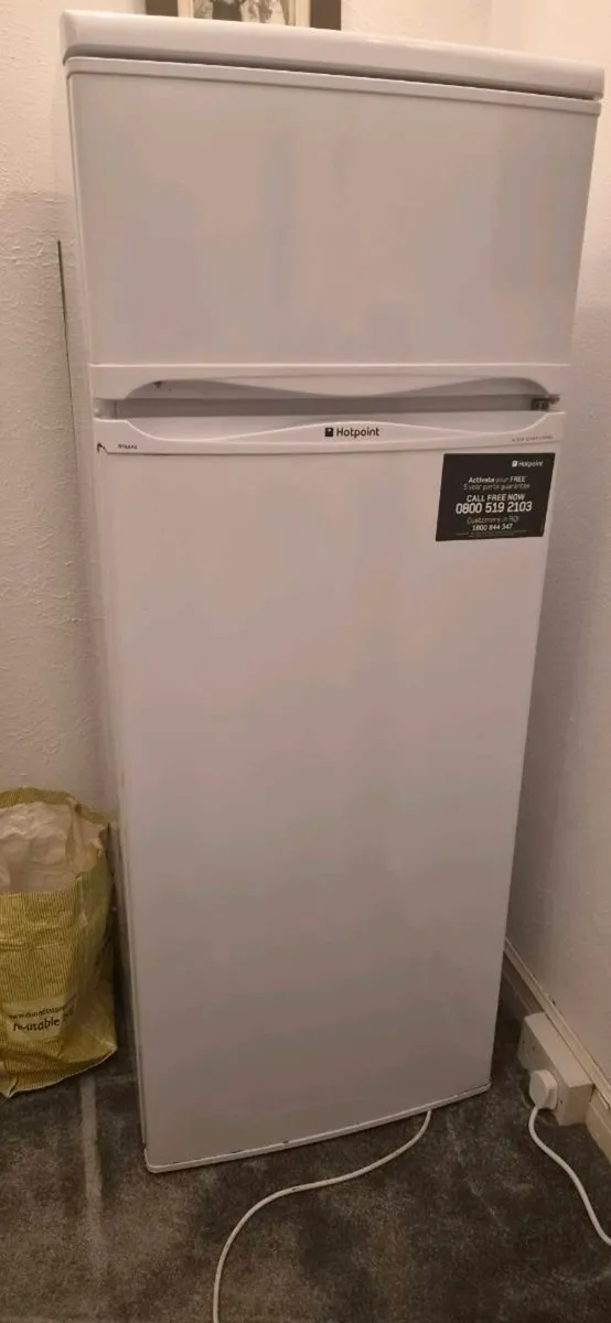 Hotpoint Fridge Freezer – White - Image 2