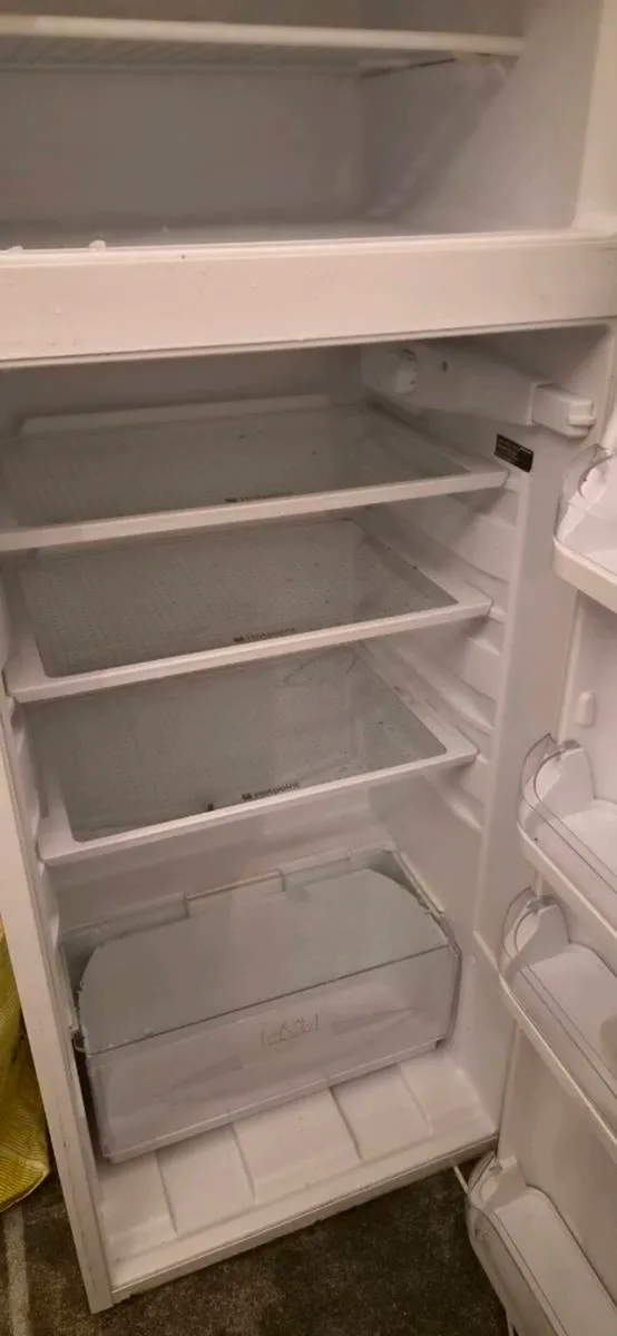 Hotpoint Fridge Freezer – White - Image 3