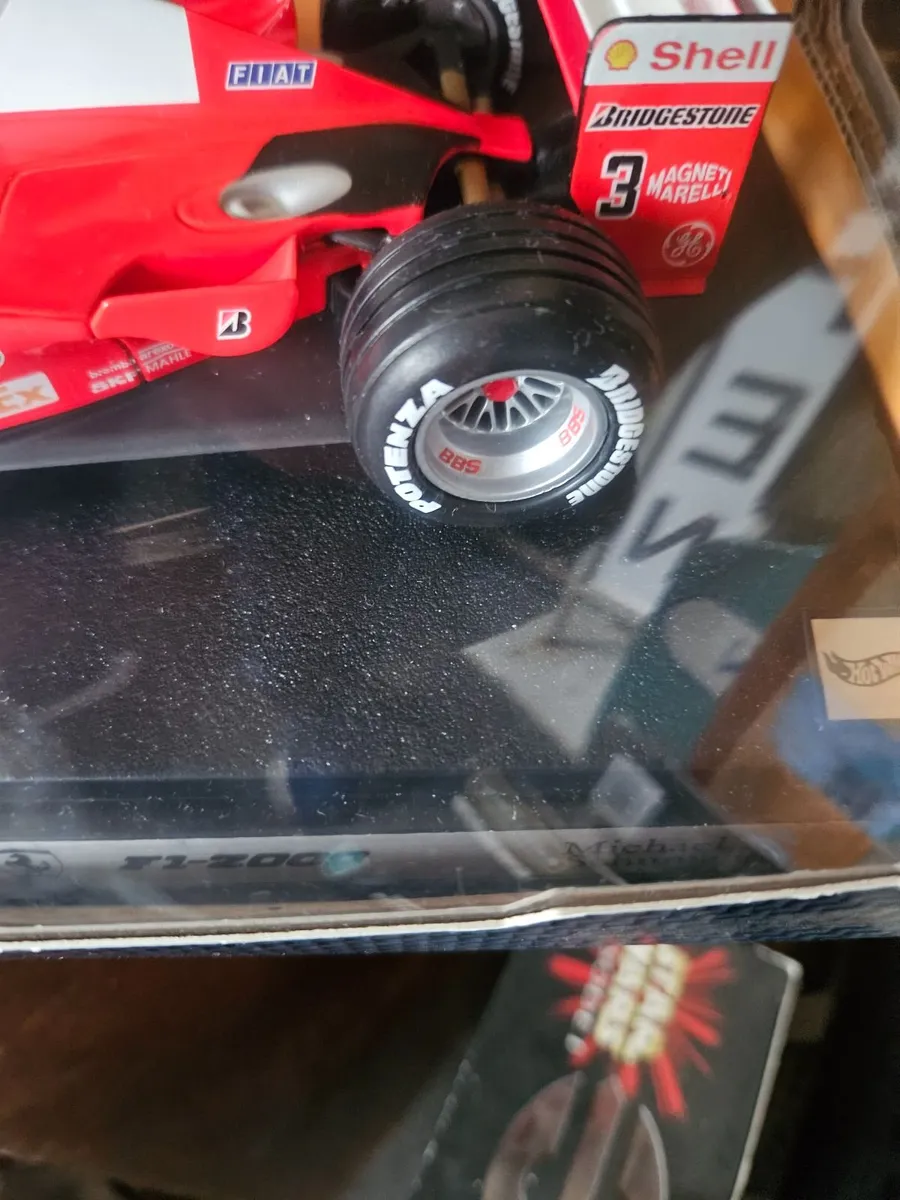 Corgi Hotwheels Ferrari F1 Michael Schumacher 1.18 - Image 2