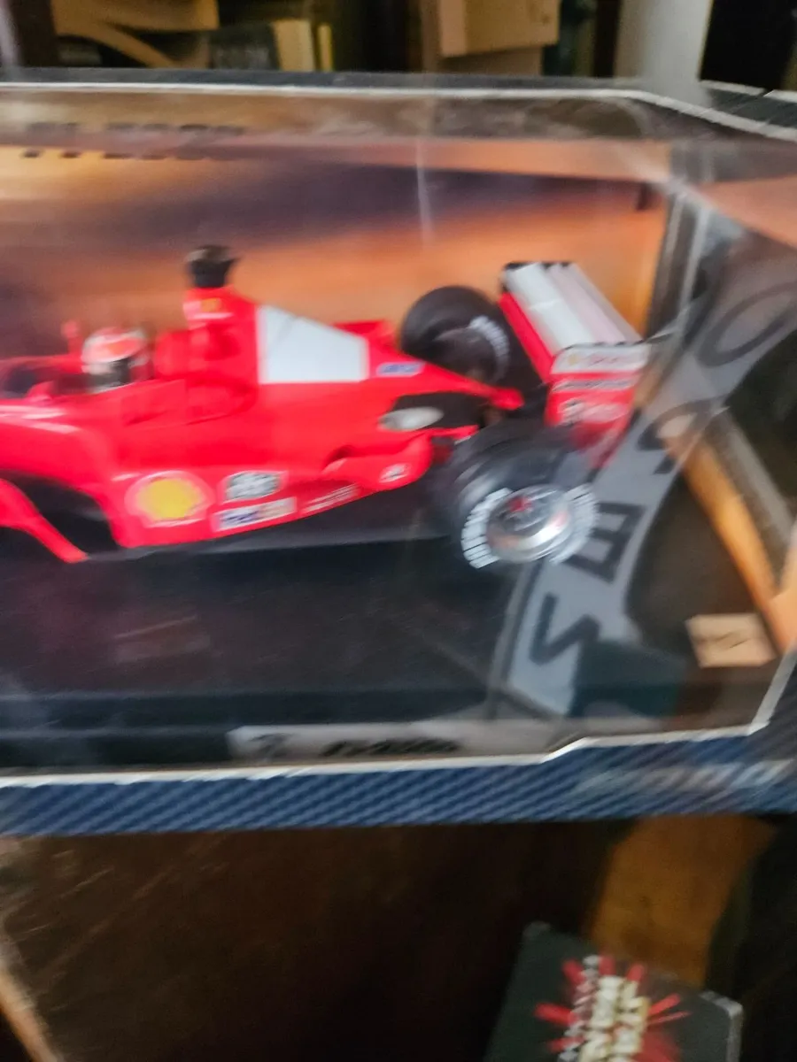 Corgi Hotwheels Ferrari F1 Michael Schumacher 1.18 - Image 3