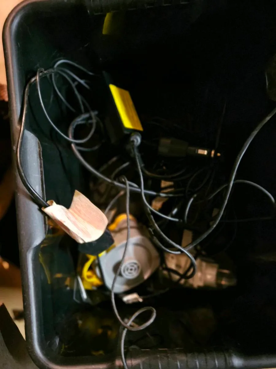 Large Job Lot of Small Electrical Items - Image 4