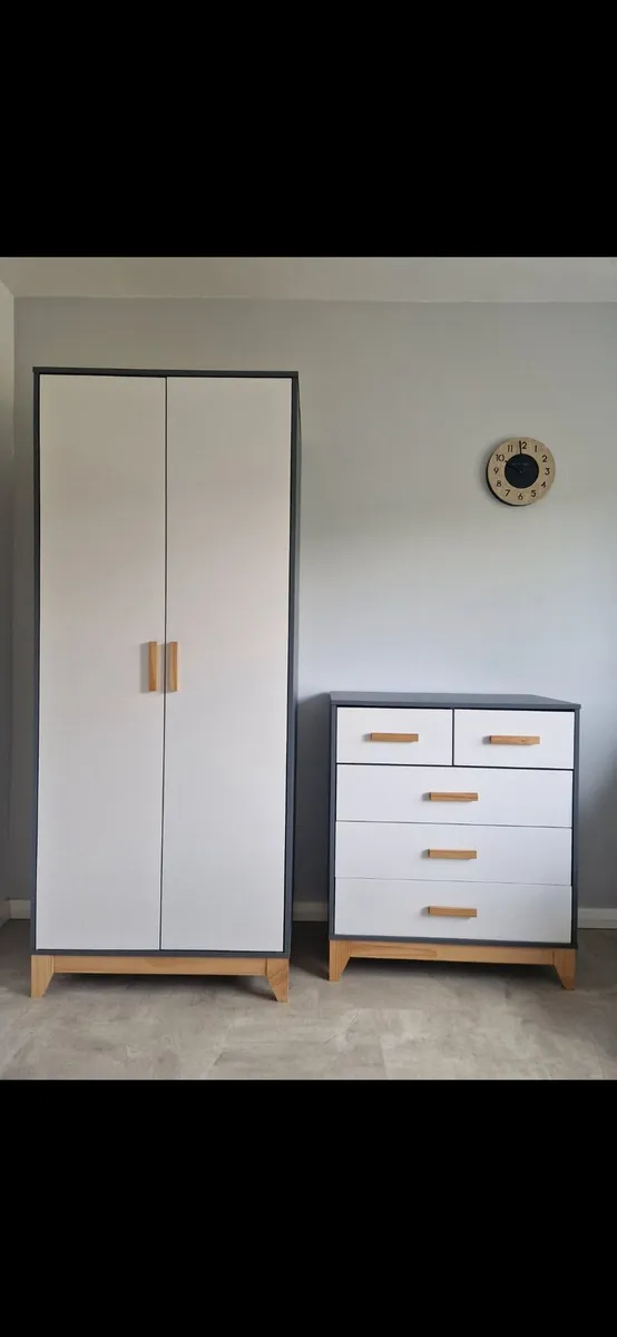 Wardrobe and chest of drawers