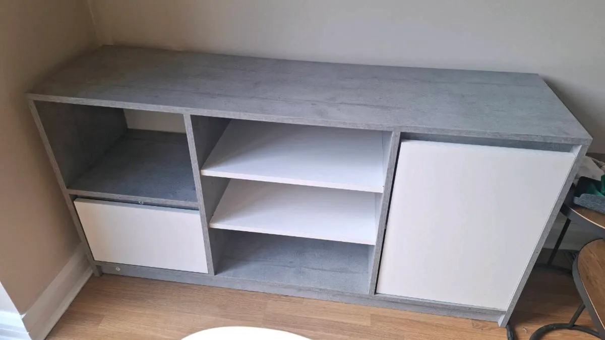 Free Tv unit