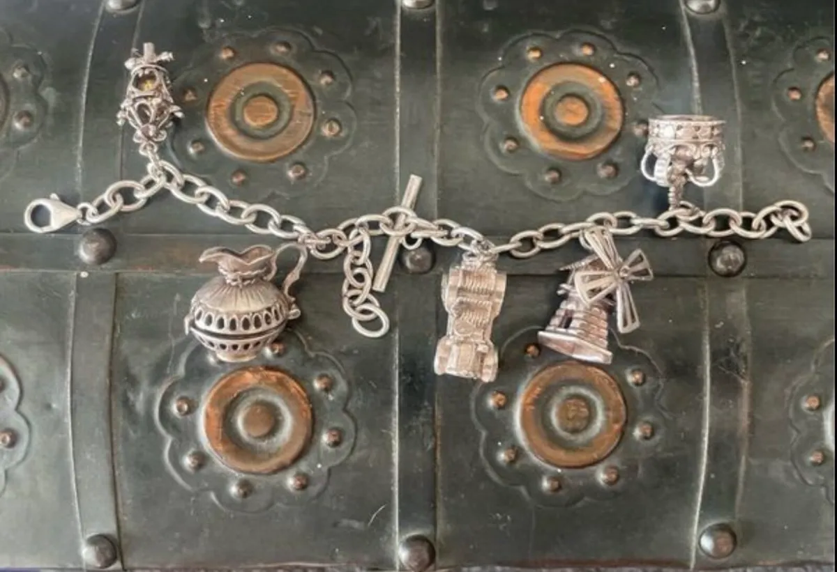 Vintage sterling silver charm bracelet - Image 1