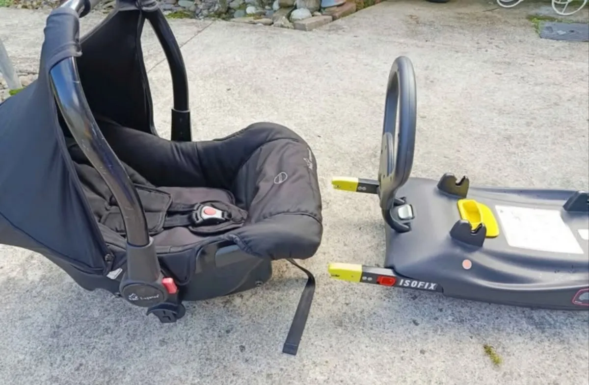 Baby Car Seat and Isofix Base - Great Condition - Image 3
