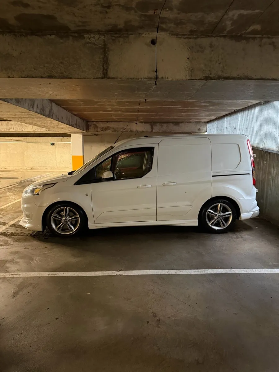 Ford transit connect 1.5 limited model 120hp - Image 3