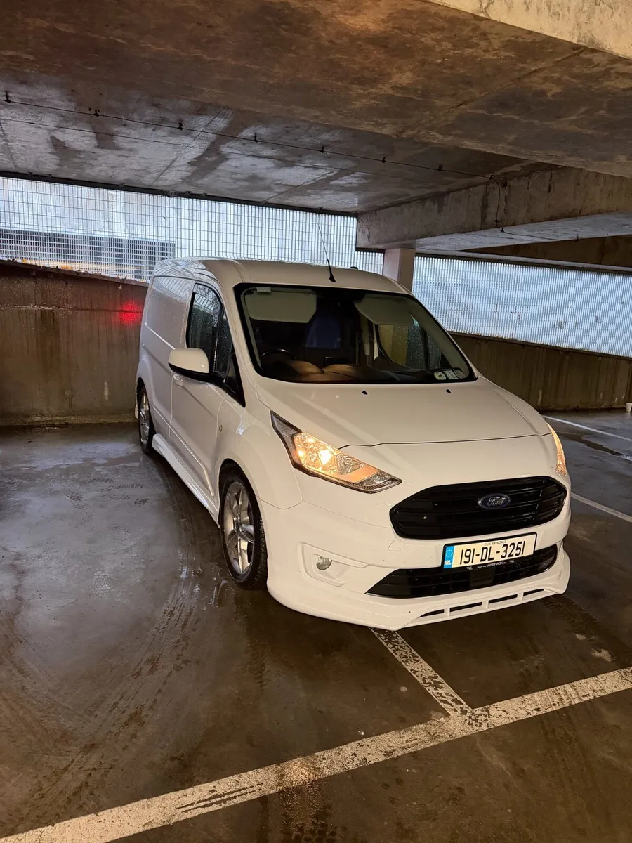 Ford transit connect 1.5 limited model 120hp - Image 1