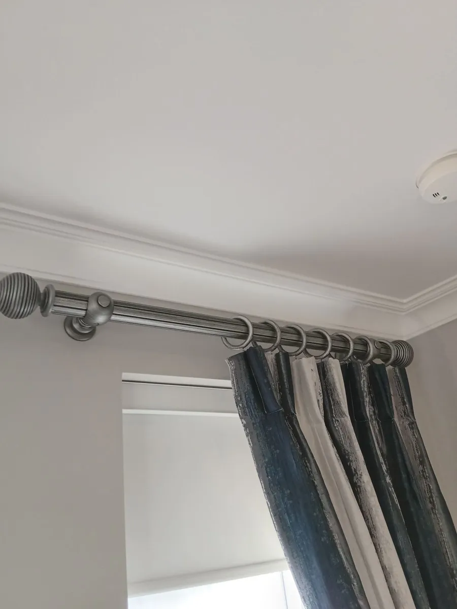 Curtain Pole with hokdback - Image 1