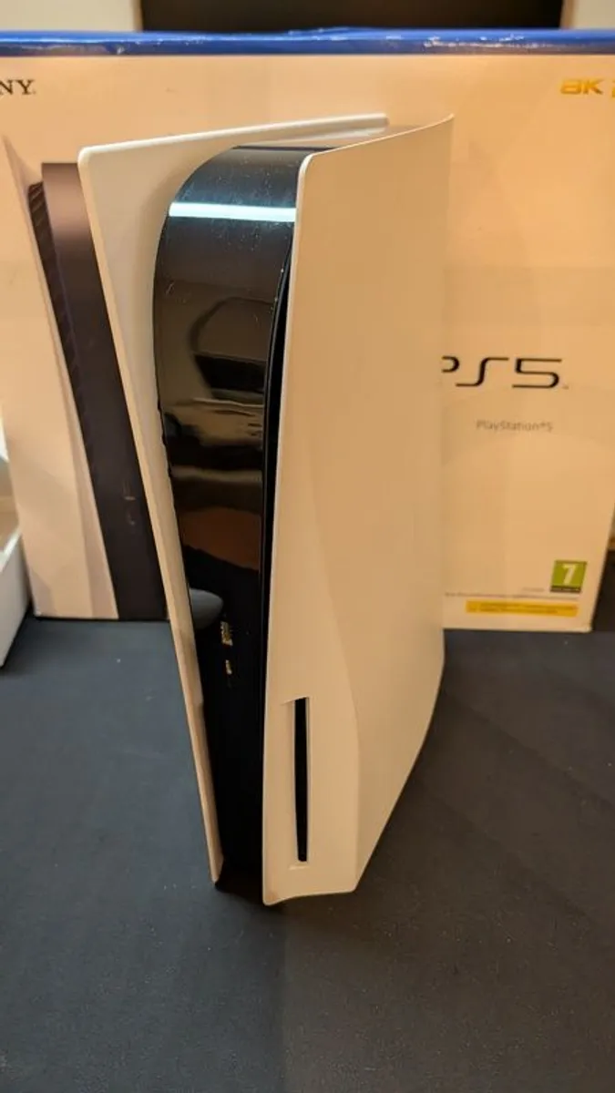 PlayStation 5 Disc Edition - Image 4