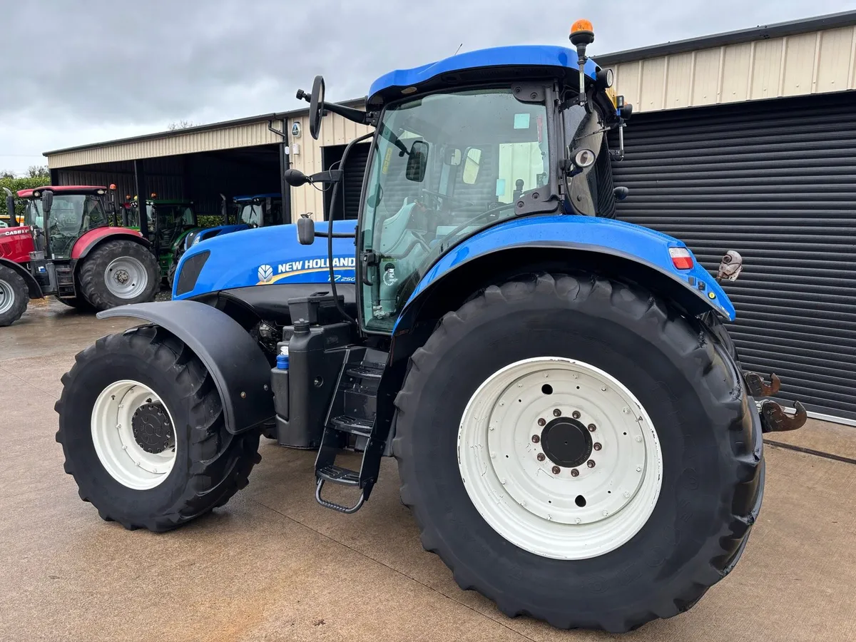 2013 NEW HOLLAND T7.250 POWER COMMAND - Image 4