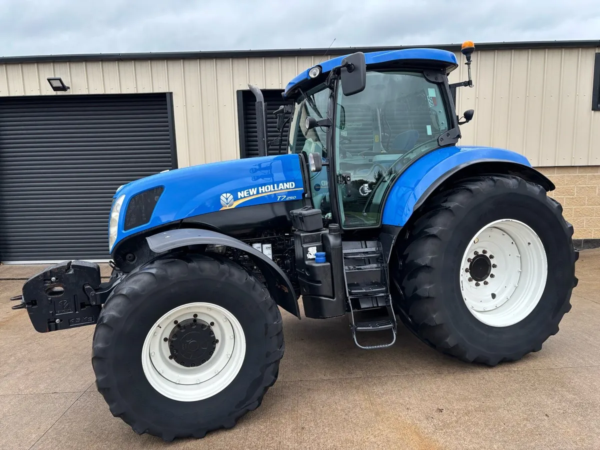 2013 NEW HOLLAND T7.250 POWER COMMAND - Image 1