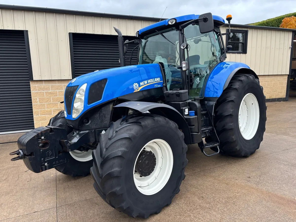 2013 NEW HOLLAND T7.250 POWER COMMAND - Image 2