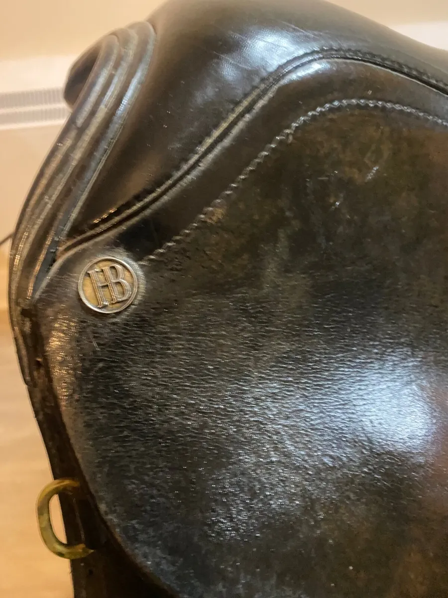 Dressage saddle 17.5 - Image 2