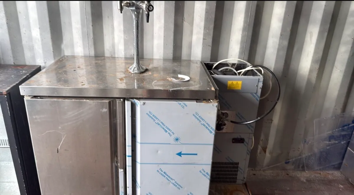 Two Door Portable Beer Bar - Image 2