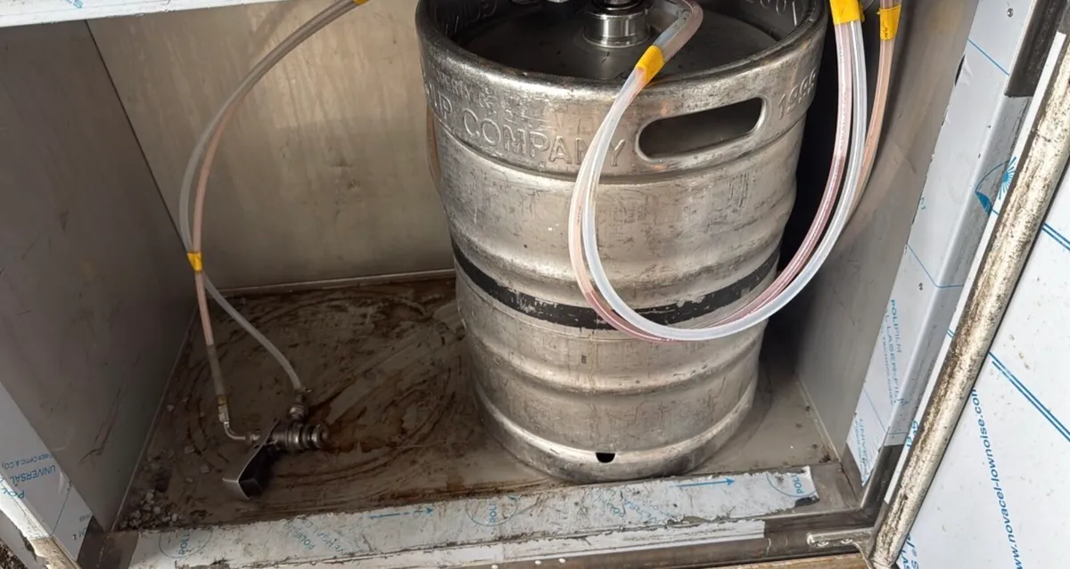 Two Door Portable Beer Bar - Image 4