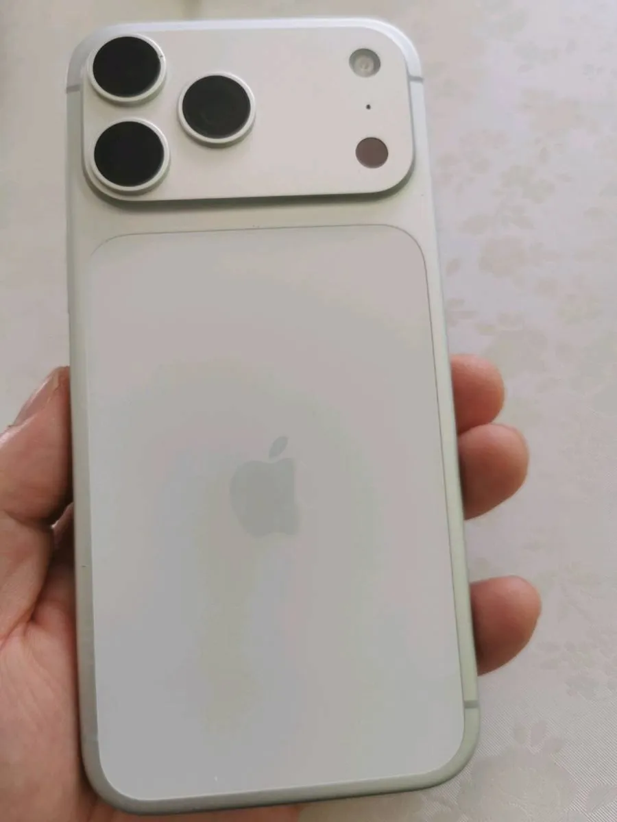 17 pro max 512 GB - Image 1