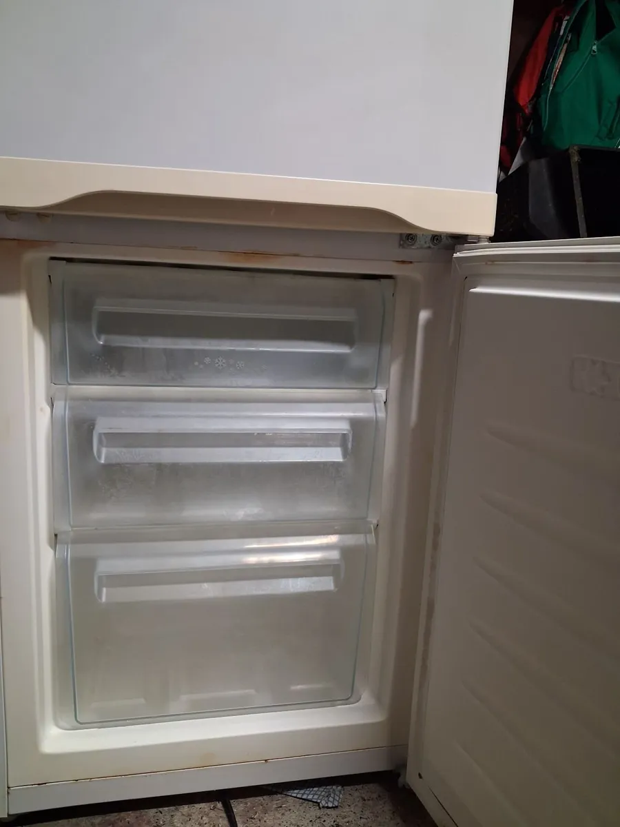 Fridge freezer - Image 2