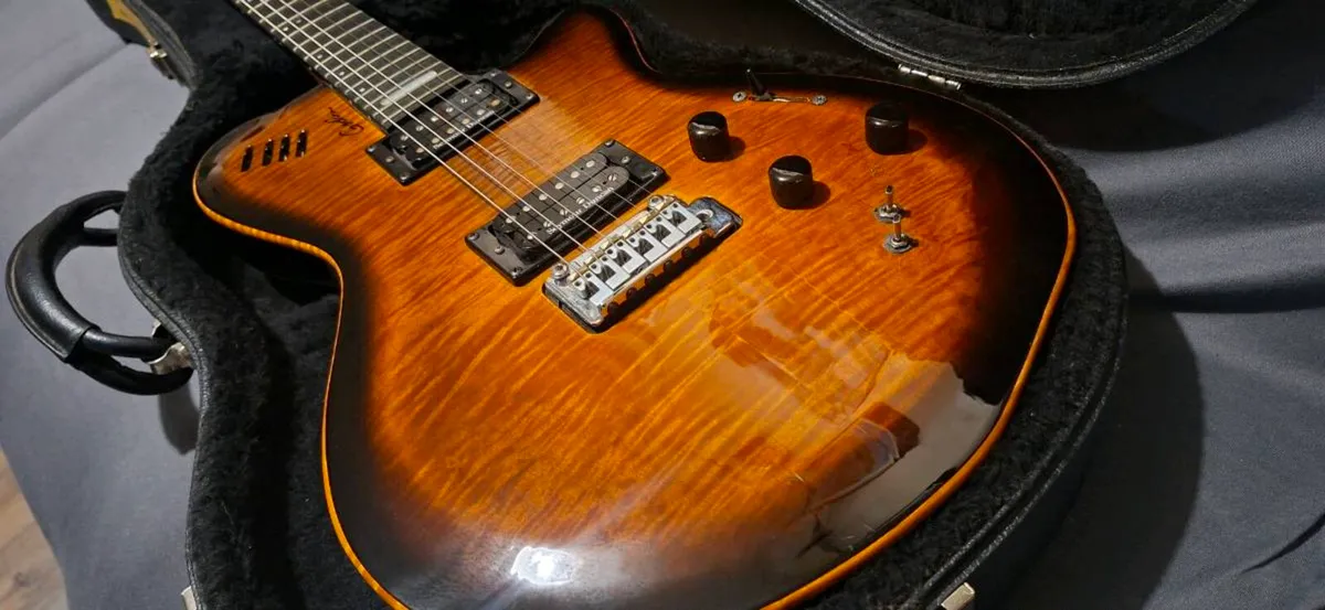 Godin Canada Midi guitar - AAA Solid Flametop - Image 1