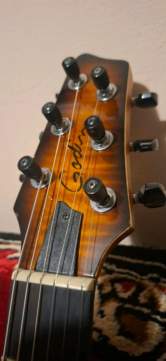 Godin Canada Midi guitar - AAA Solid Flametop - Image 3