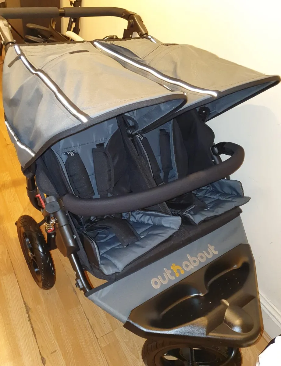 Out N About Double buggy Immaculate - Image 1