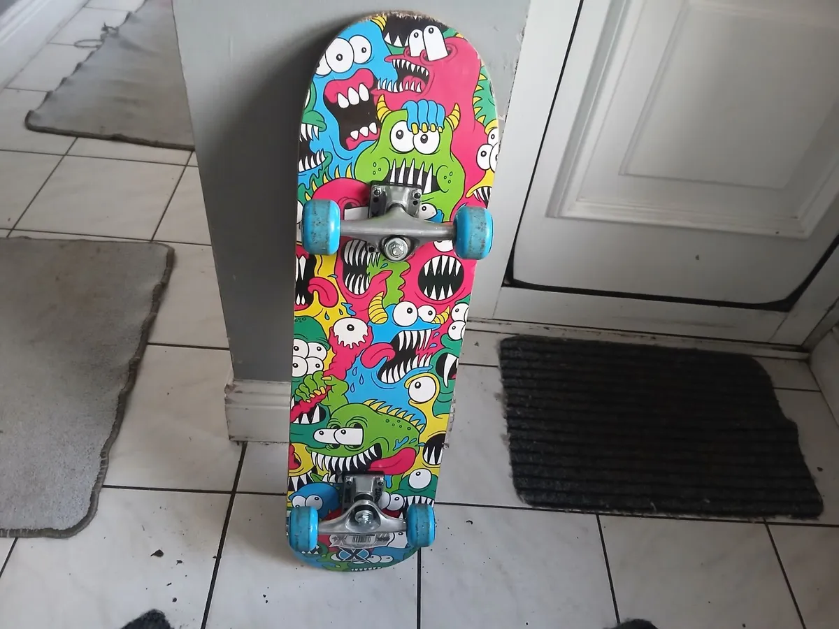 Skateboard working perfect priced 30e - Image 1