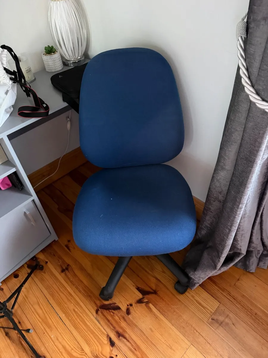 Office chair - Image 2