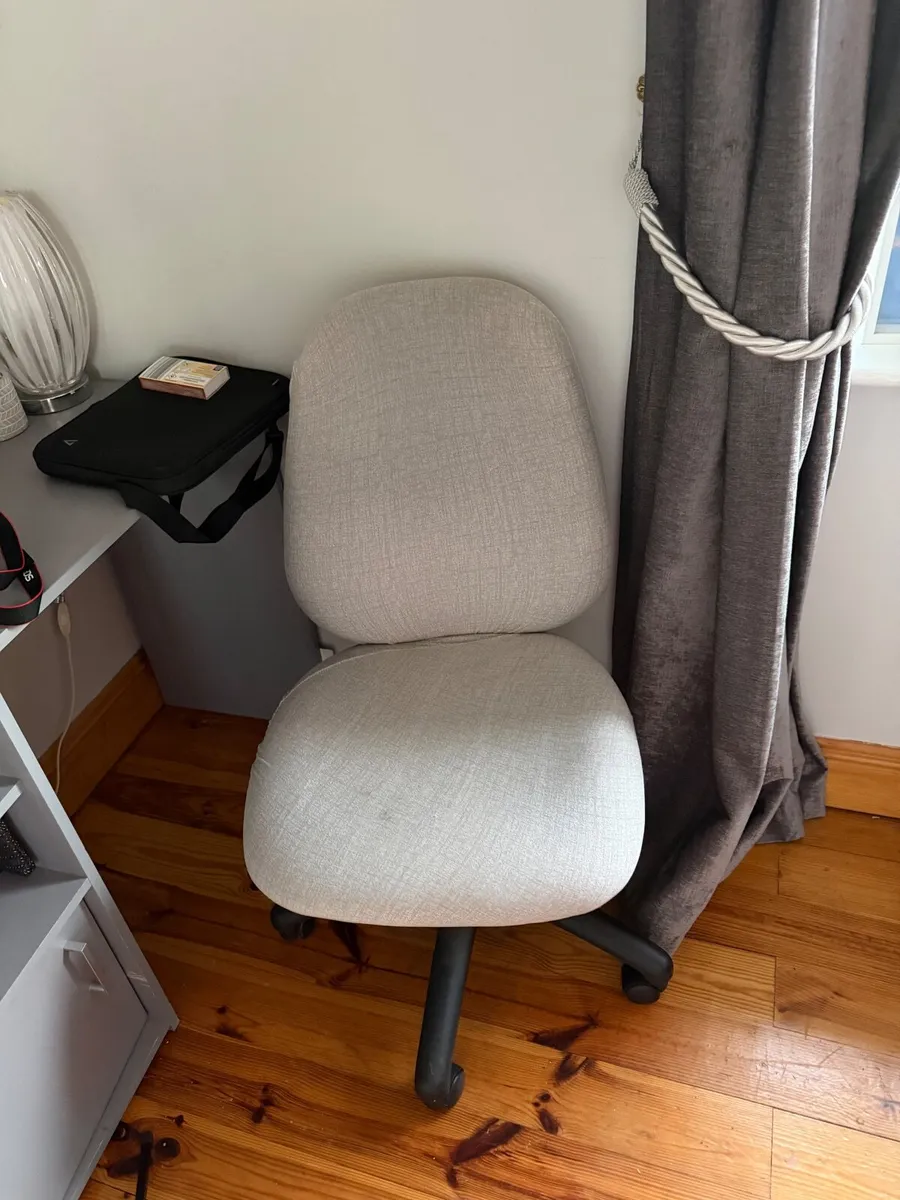 Office chair - Image 3