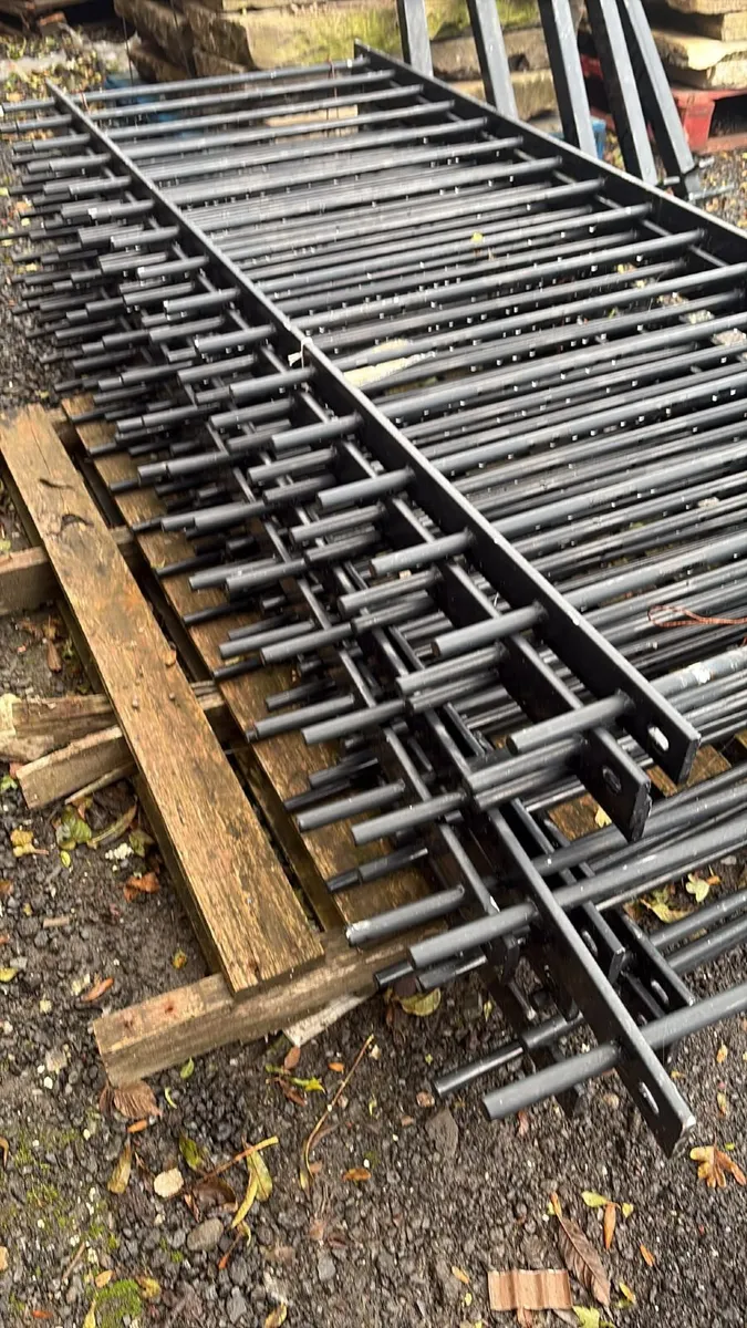Black Powder Coated Round Bar Railings with Posts - Image 4