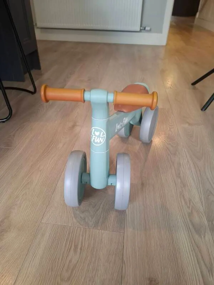 LOL Fun toddler balance bike - Image 2